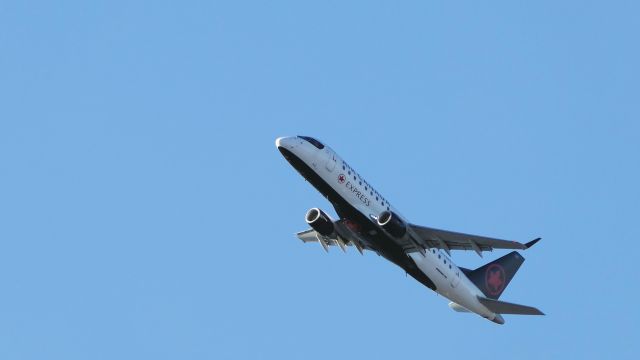 Embraer ERJ 175 (C-FEKH)