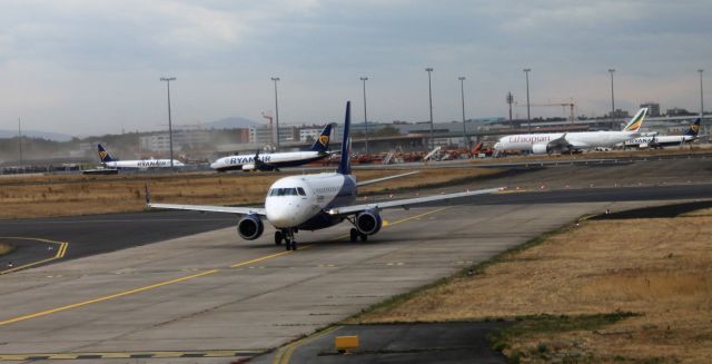 Embraer 170/175 (G-CIXV)