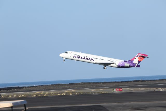 Boeing 717-200 (N492HA)