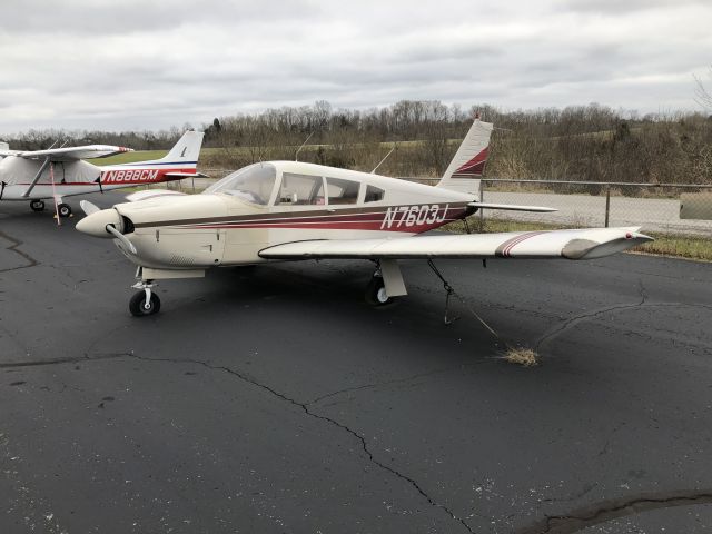 Piper Cherokee Arrow (N7603J)