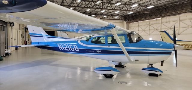 Cessna Skyhawk (N121GB)