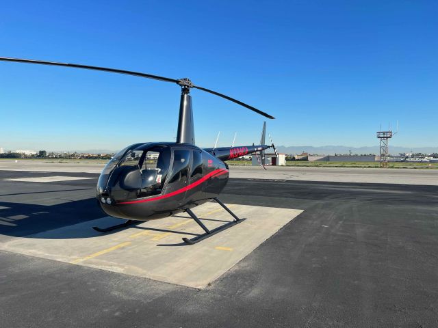 Robinson R-44 (N324CA)