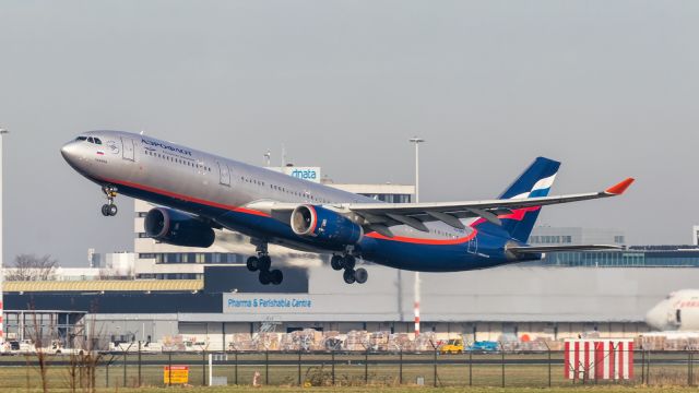 Airbus A330-300 (VQ-BMV)