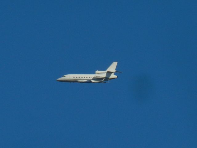 Dassault Falcon 900 (N900LC) - N900LC, A Dassault Falcon 900 Dips Her Wing At The Camera As She Turns Into Dulles International Airport On Approach To Runway 1C