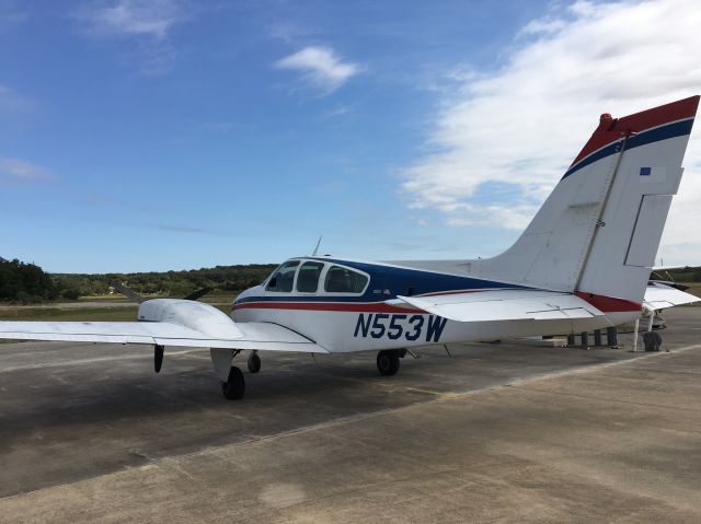 Beechcraft 55 Baron (N553W) - Beechcraft Baron BE-55