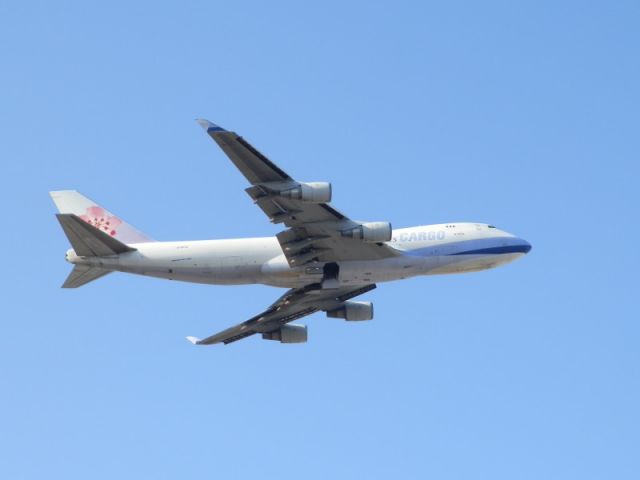 Boeing 747-400 (B-18716)