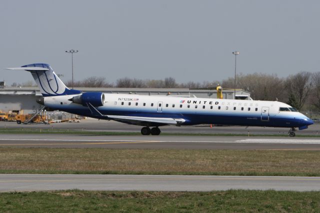 Canadair Regional Jet CRJ-700 (N712SK) - April 22, 2008 - Albany, NY