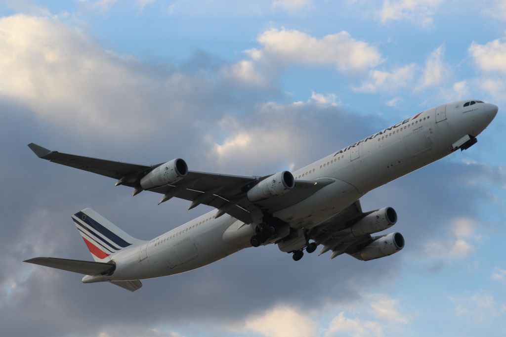 F-GLZR — - MSP Evening Flight to Charles deGaulle Airport. 