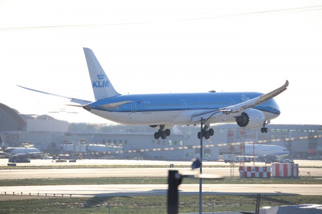 BOEING 787-10 Dreamliner (PH-BKC)