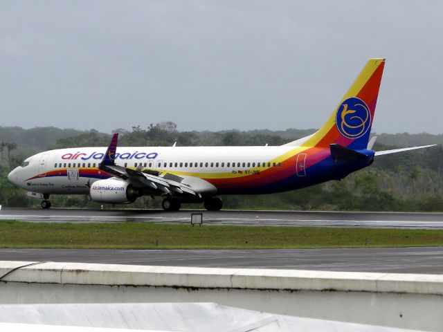 Boeing 737-800 (9Y-JME)