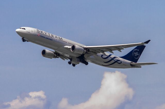 Airbus A330-300 (B-18311) - SKYTEAM