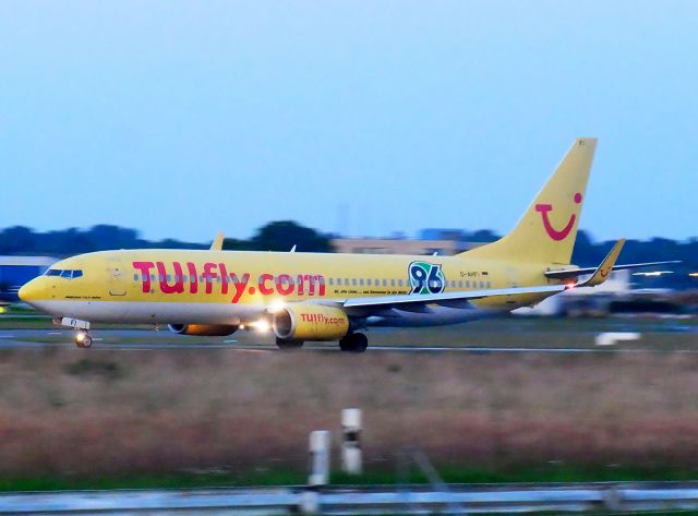Boeing 737-800 (D-AHFI)