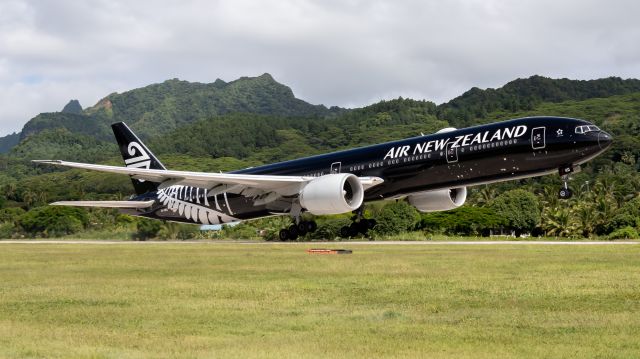 BOEING 777-300ER (ZK-OKQ) - ZK-OKQ departing Rarotonga 