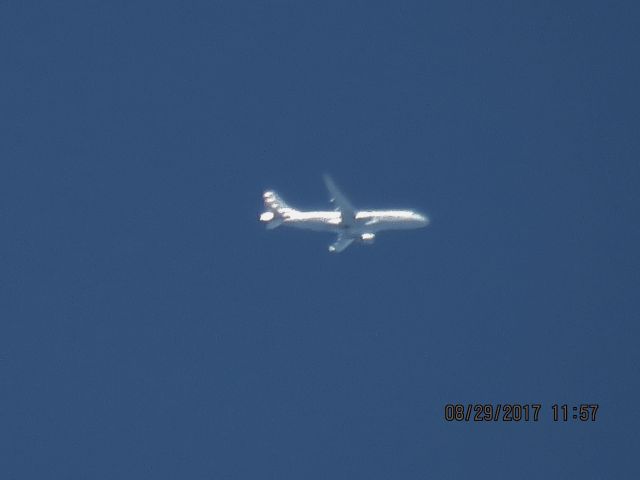 Embraer 175 (N253NN)