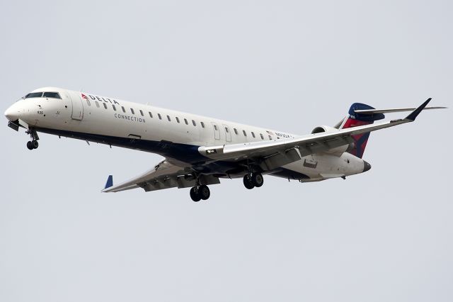 Canadair Regional Jet CRJ-900 (N935XJ)