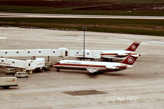 Douglas DC-9-10 — - Air Canada terminal 2