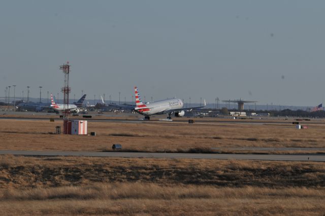 Airbus A321 (N165NN)