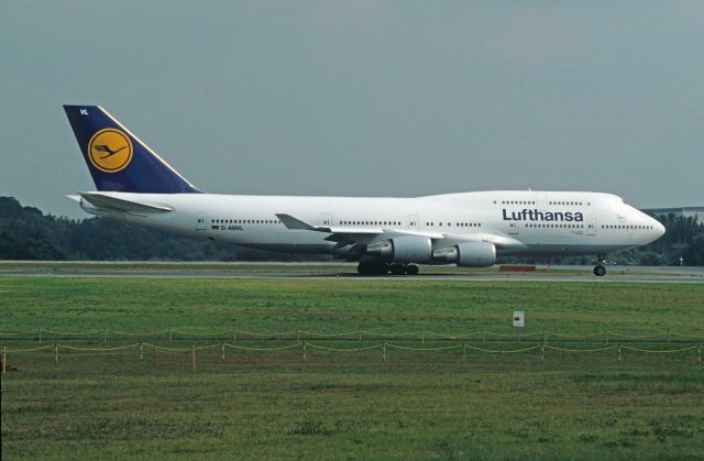 Boeing 747-400 (D-ABVL) - Departure at Narita Intl Airport Rwy16R on 1996/10/06