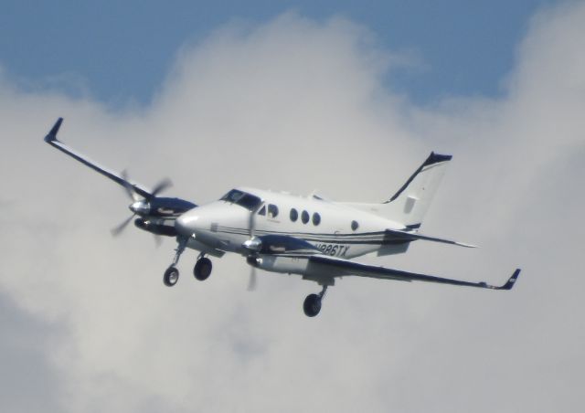 Beechcraft King Air 90 (N886TX)