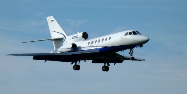 Dassault Falcon 50 (N67MT) - On short final is this 1996 Dassault Mystere-Falcon 50EX in the Summer of 2023.