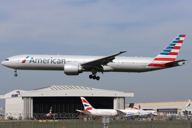 BOEING 777-300ER (N732AN)