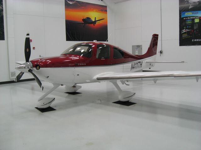 Cirrus SR-22 (N411TH)