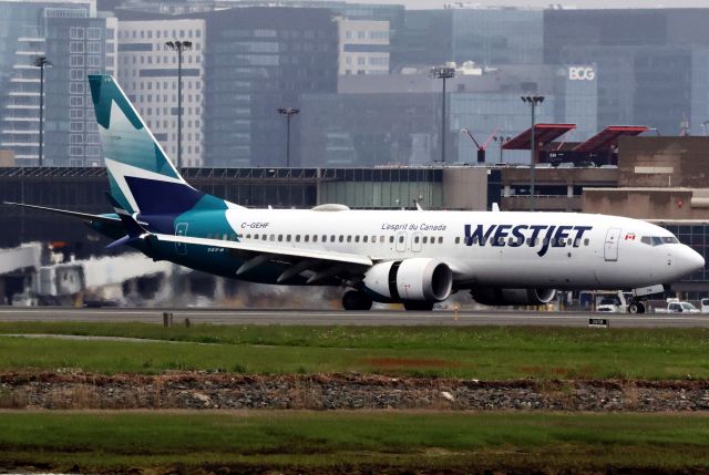 Boeing 737 MAX 8 (C-GEHF)