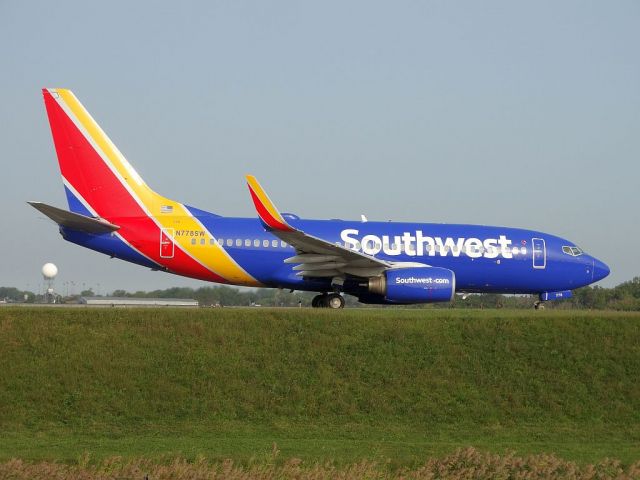 Boeing 737-700 (N778SW)