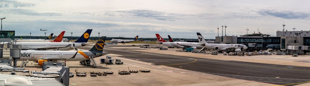 — — - in Terminal 1 B