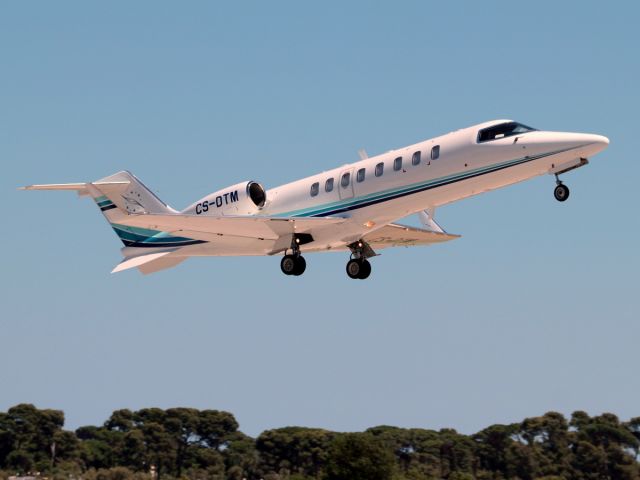 Learjet 45 (CS-DTM) - LFTH