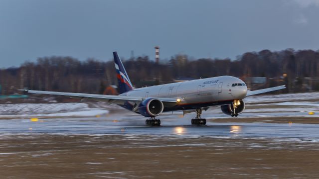 BOEING 777-300ER (VQ-BFK)