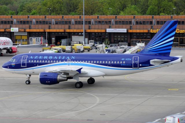 Airbus A319 (4K-AZ04)