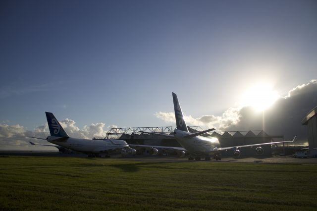 Boeing 747-200 (ZK-SUH)