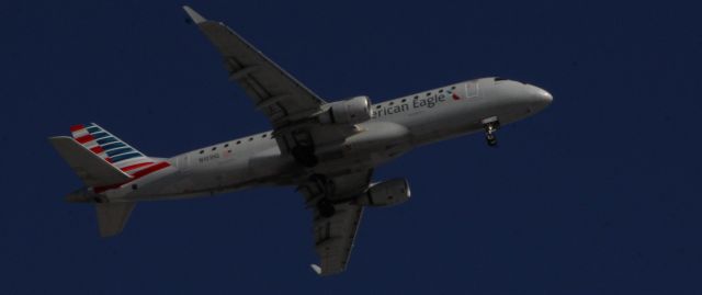 Embraer 175 —