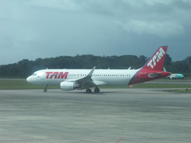 Airbus A321 (PR-TYA)