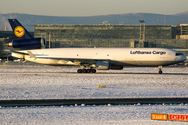 Boeing MD-11 (D-ALCL) - yellow evening sun