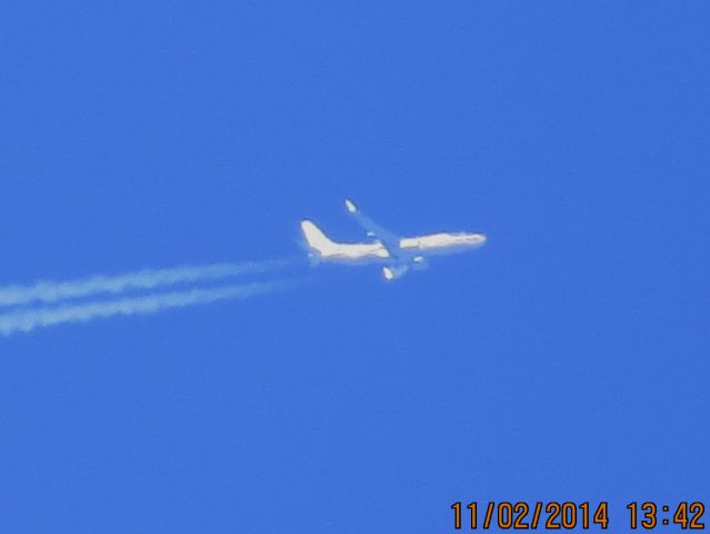 Boeing 737-800 (N869NN) - American Airlines flight 1329 from LAX to RDU over Southeastern Kansas at 39,000 feet.