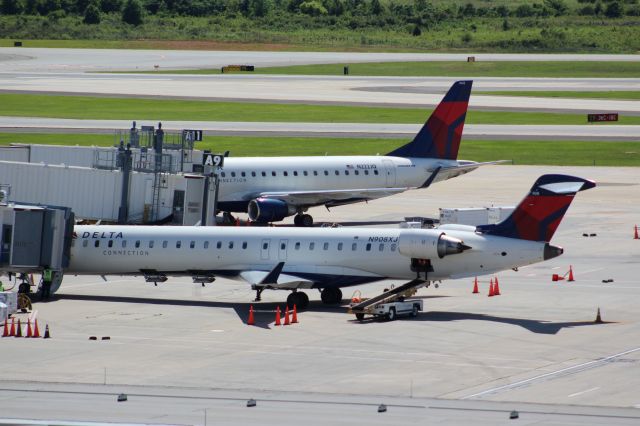 Canadair Regional Jet CRJ-900 (N908XJ)