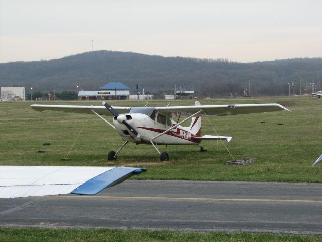 Cessna Skywagon 180 (N511MH) - at Queen City