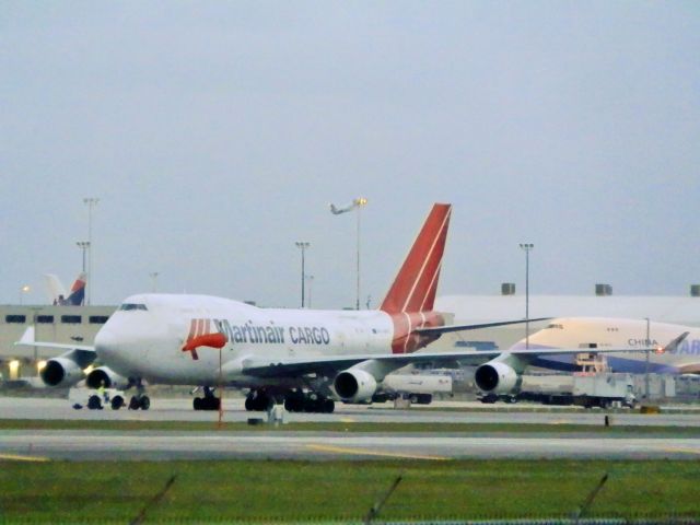 Boeing 747-400 (PH-MPS) - Departing "for Bogota,Columbia!"