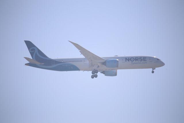 Boeing 787-9 Dreamliner (G-CKWS)