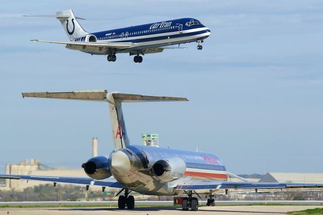 Boeing 717-200 (N936AT)