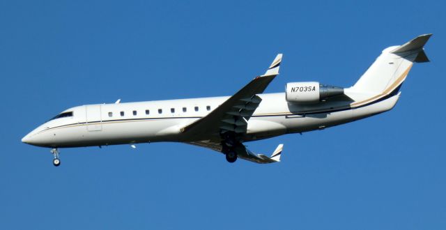 Canadair Regional Jet CRJ-200 (N703SA) - On short final is this 2003 Canadair Regional Jet 200ER in the Autumn of 2022.
