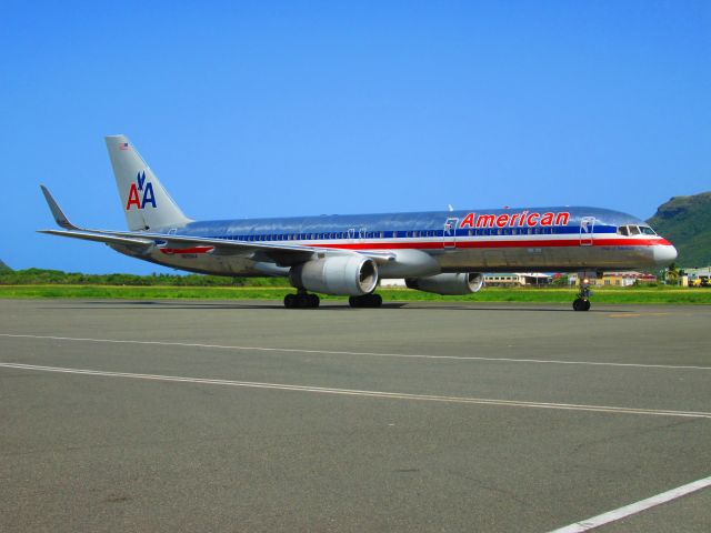 Boeing 757-200 (N659AA)