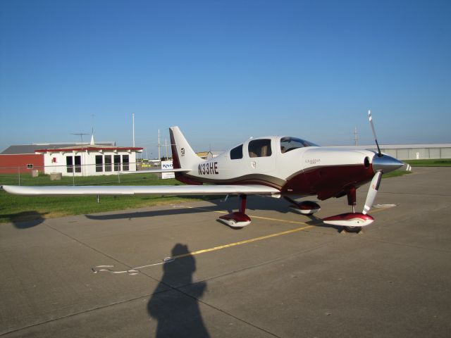 Cessna 400 (N33HE)