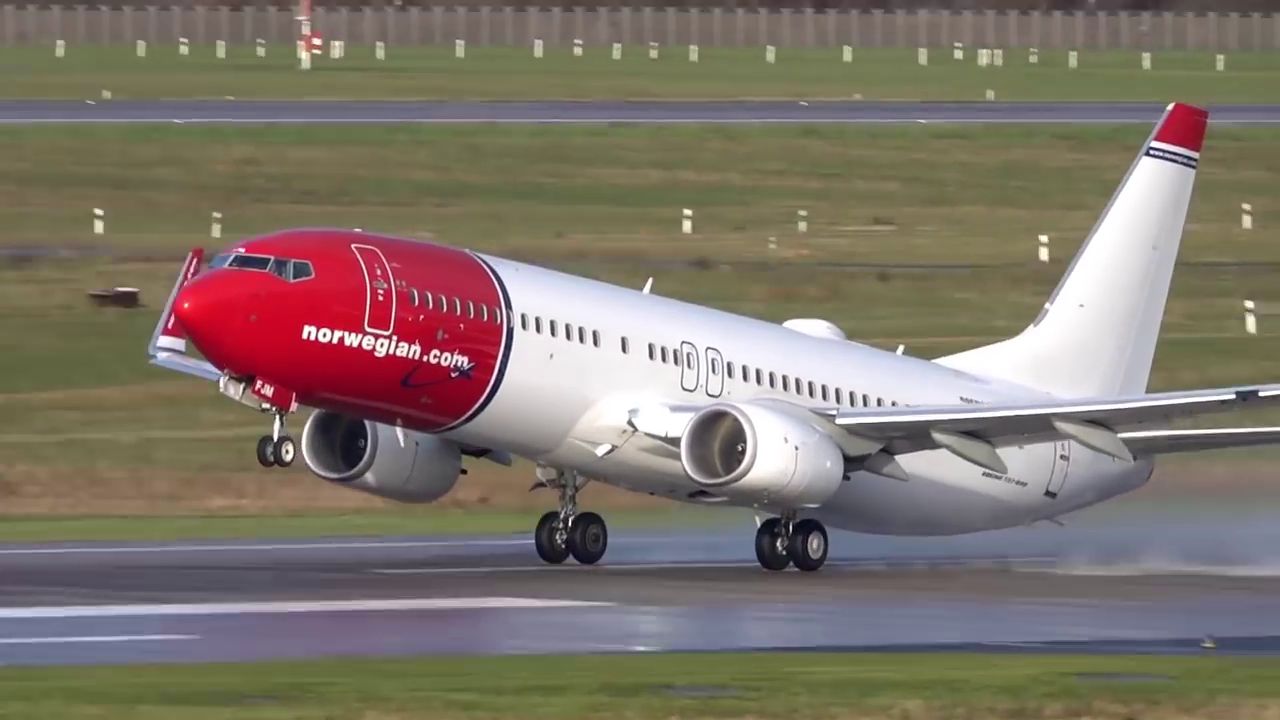 Boeing 737-800 (EI-FJM) - departing to Tenerife