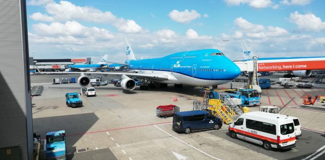 Boeing 747-400 (PH-BFV) - KLM 747-400M "City of Vancouver"