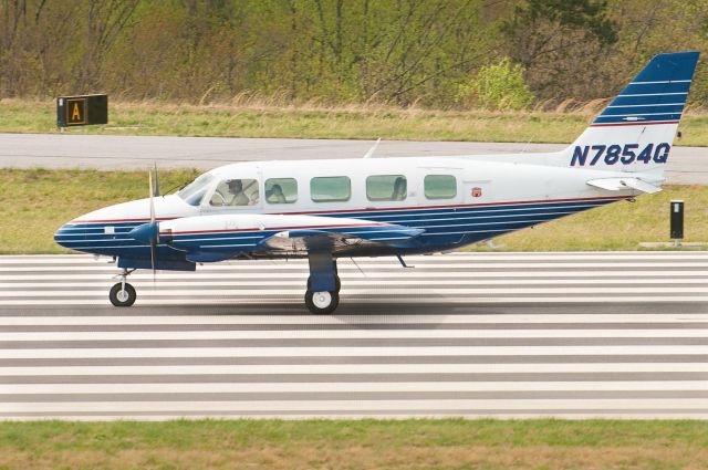 Piper Navajo (N7854Q) - 7.Apr.10