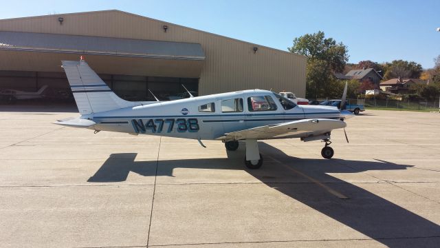 Piper Cherokee Arrow (N47738)