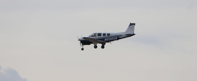 Beechcraft Bonanza (36) (N6980B)